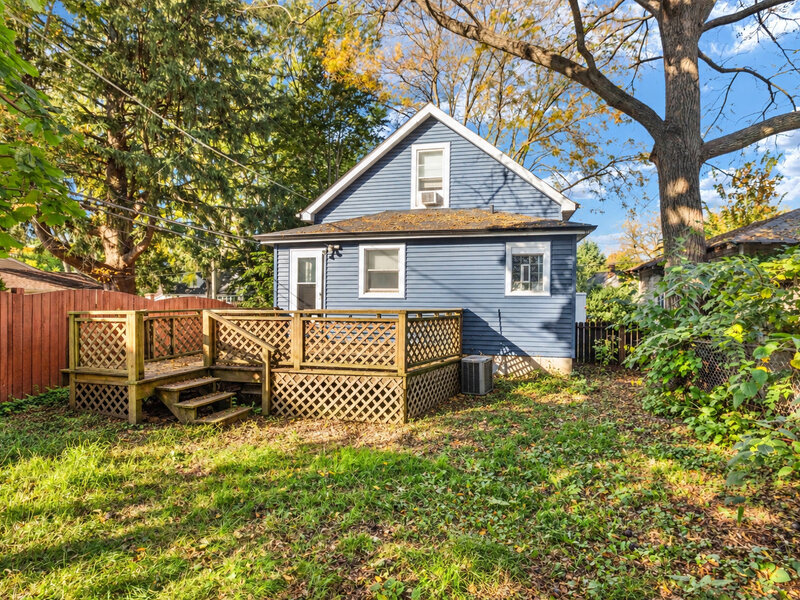 113 S Oakwood Avenue West Chicago IL 60185
