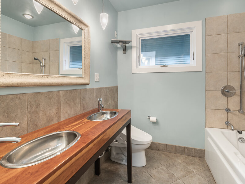 3335 W Eastwood Avenue Chicago IL 60625