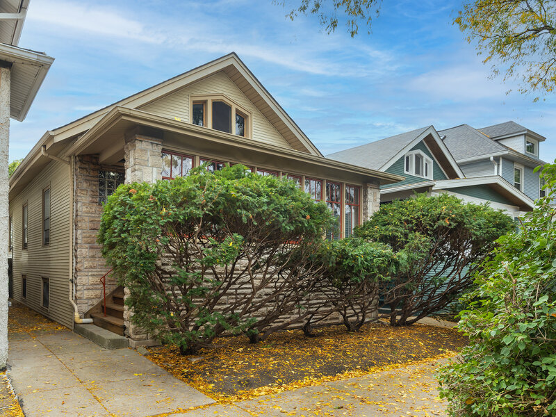 3335 W Eastwood Avenue Chicago IL 60625