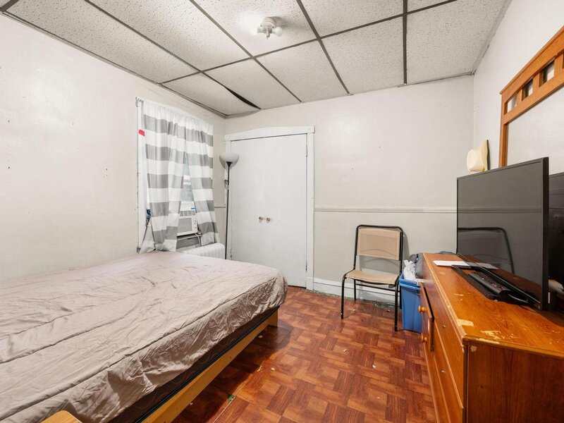 5630 S Albany Avenue Chicago IL 60629