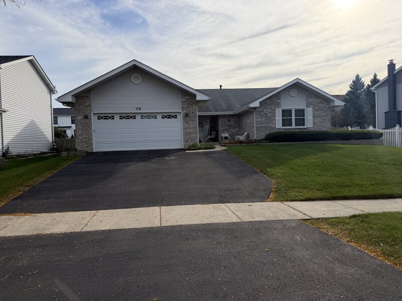 179 Farmgate Drive Schaumburg IL 60193