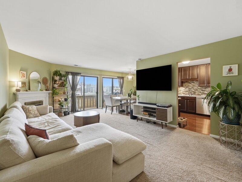 1134 Hawthorne Court Wheeling IL 60090