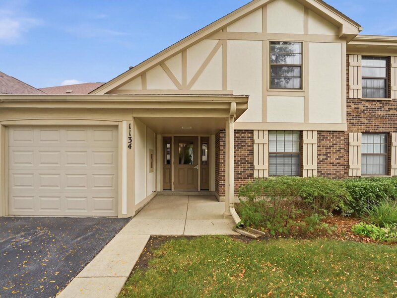 1134 Hawthorne Court Wheeling IL 60090