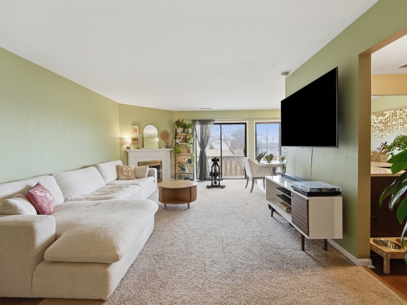 1134 Hawthorne Court Wheeling IL 60090