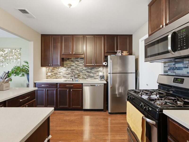 1134 Hawthorne Court Wheeling IL 60090