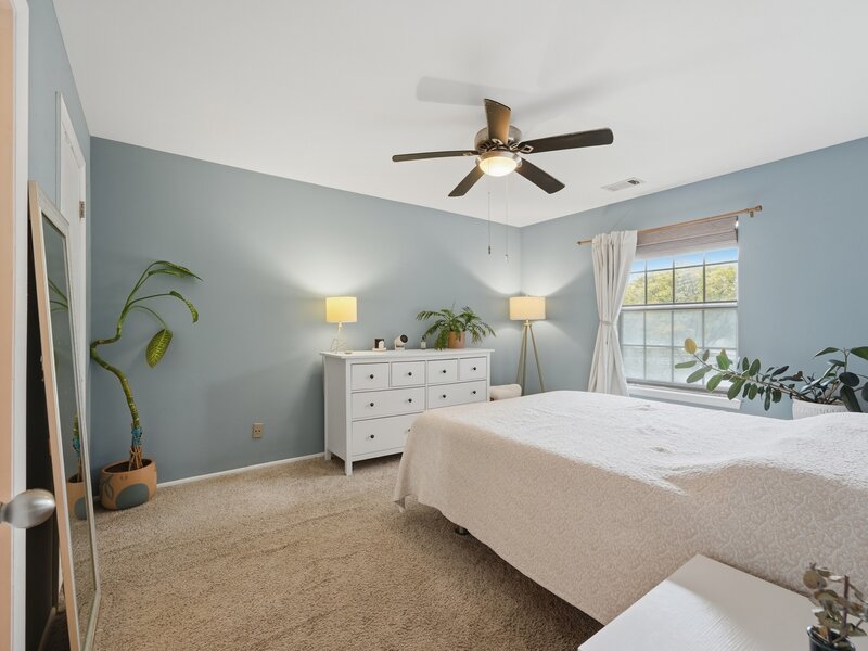 1134 Hawthorne Court Wheeling IL 60090