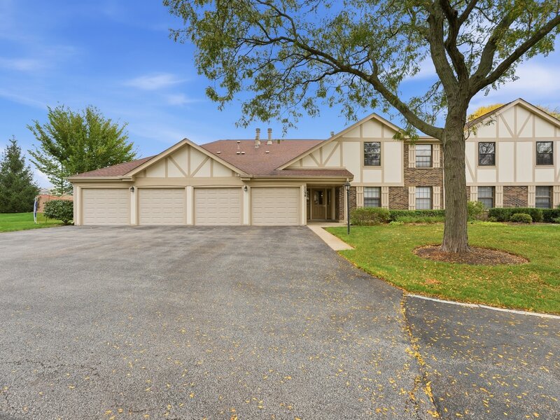 1134 Hawthorne Court Wheeling IL 60090