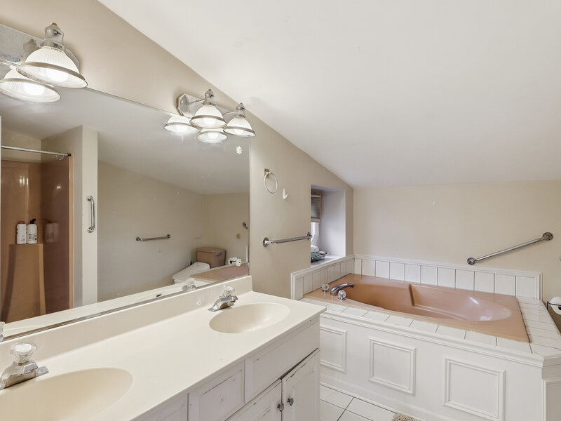 9427 S Saint Louis Avenue Evergreen Park IL 60805