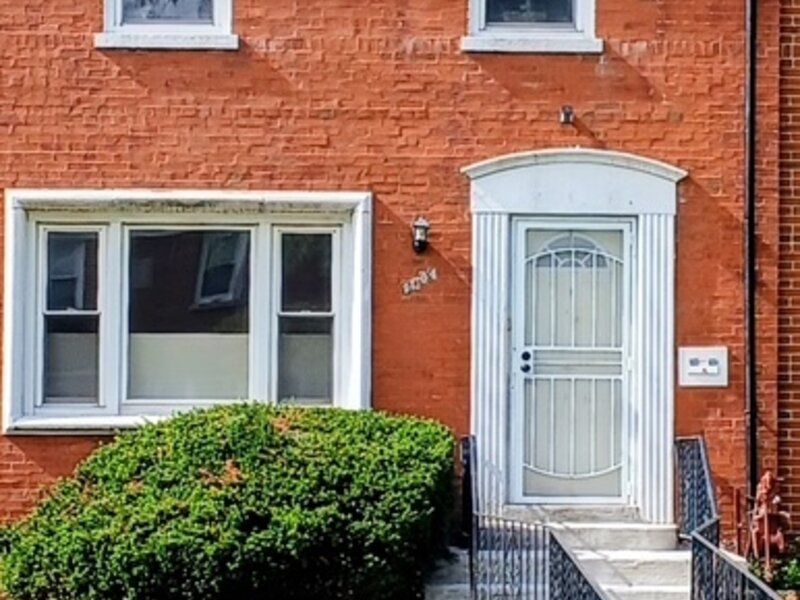 9604 S Euclid Avenue Chicago IL 60617