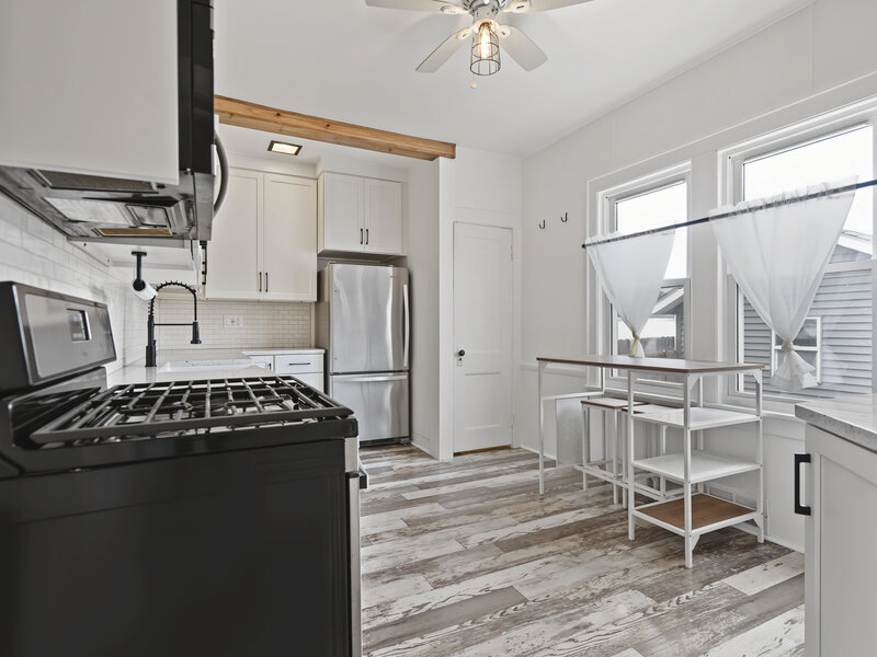 1554 W High Street Davenport IA 52804