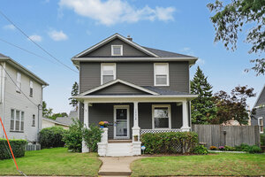 Photo of 1554 W High Street Davenport IA 52804