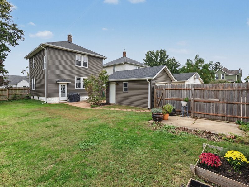 1554 W High Street Davenport IA 52804