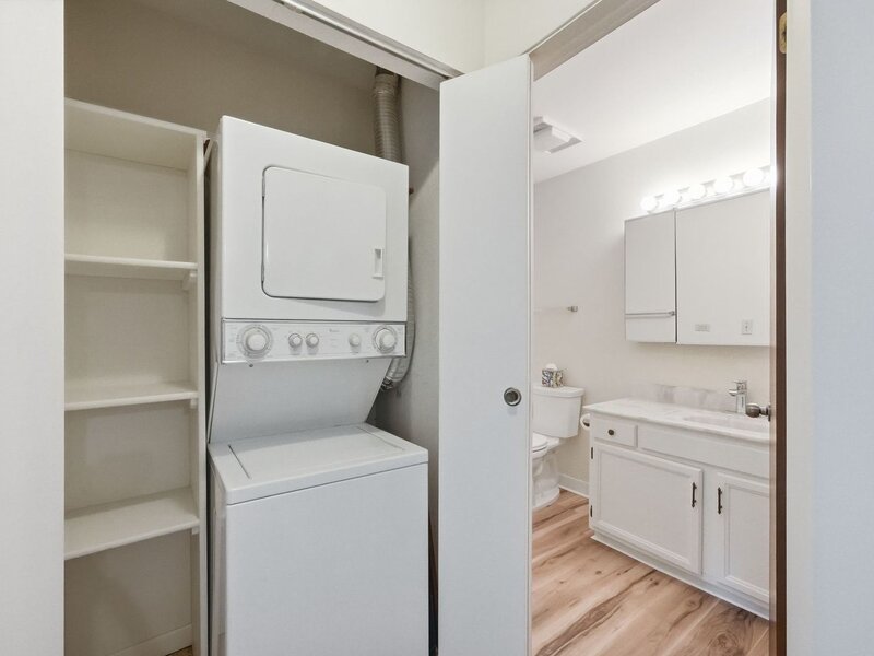 705 W Central Road Mount Prospect IL 60056