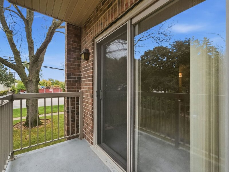 705 W Central Road Mount Prospect IL 60056