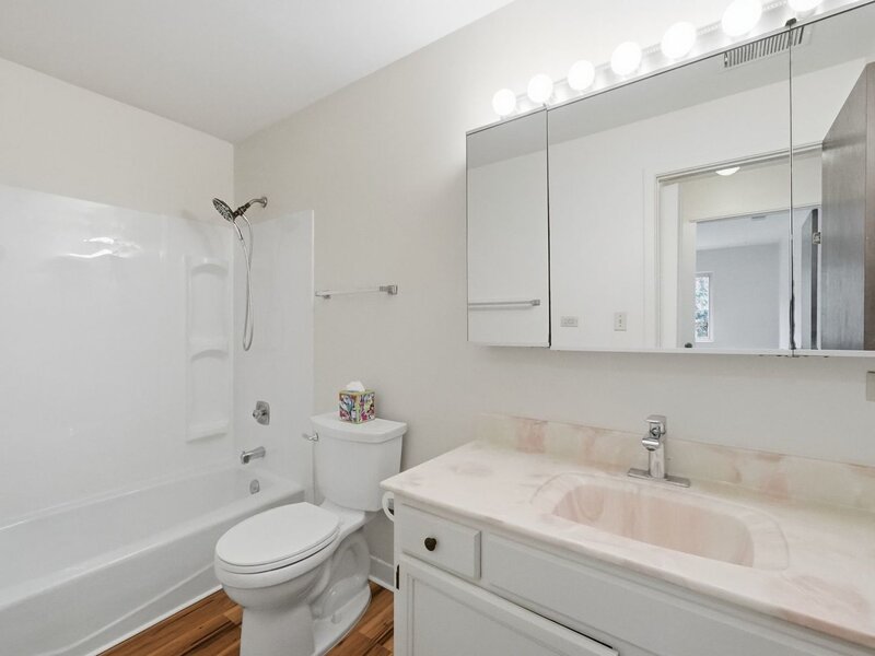 705 W Central Road Mount Prospect IL 60056
