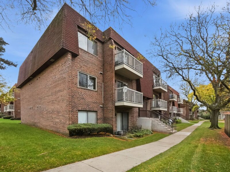 705 W Central Road Mount Prospect IL 60056
