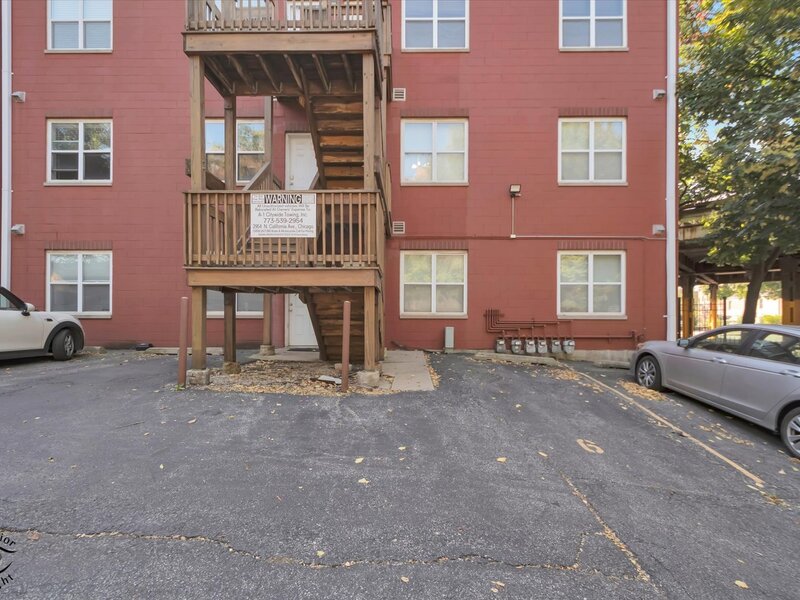 946 W Fry Street Chicago IL 60622