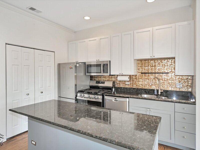 946 W Fry Street Chicago IL 60622