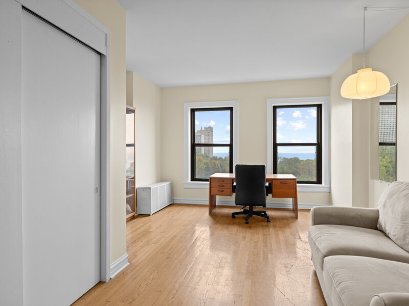 5300 S Shore Drive Chicago IL 60615