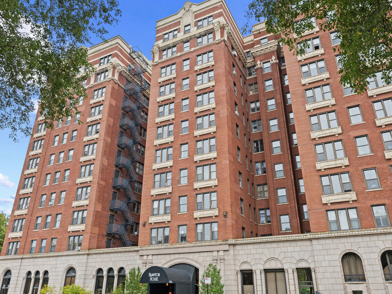 5300 S Shore Drive Chicago IL 60615