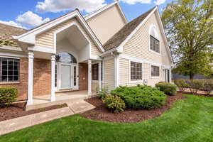 Photo of 820 Braeman Court Libertyville IL 60048