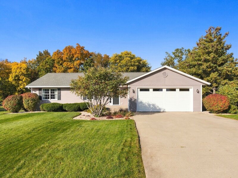8704 Sunset Drive Byron IL 61010