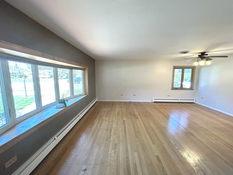 533 Woodview Avenue Elk Grove Village IL 60007
