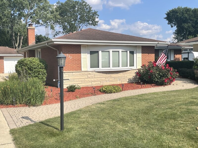 533 Woodview Avenue Elk Grove Village IL 60007