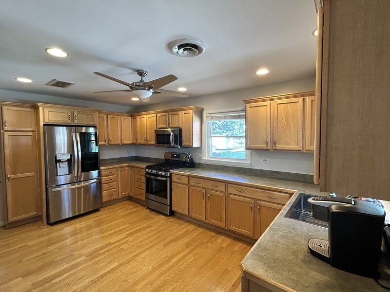 533 Woodview Avenue Elk Grove Village IL 60007