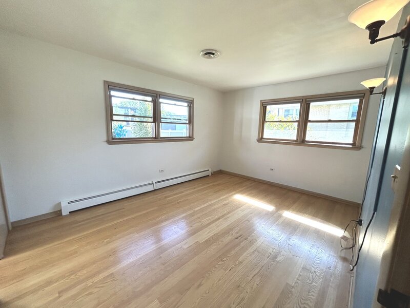 533 Woodview Avenue Elk Grove Village IL 60007
