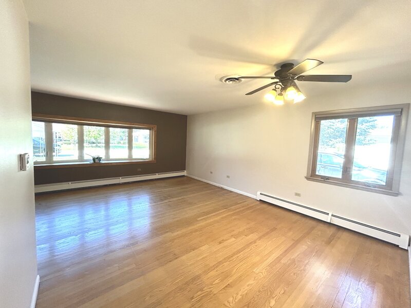 533 Woodview Avenue Elk Grove Village IL 60007