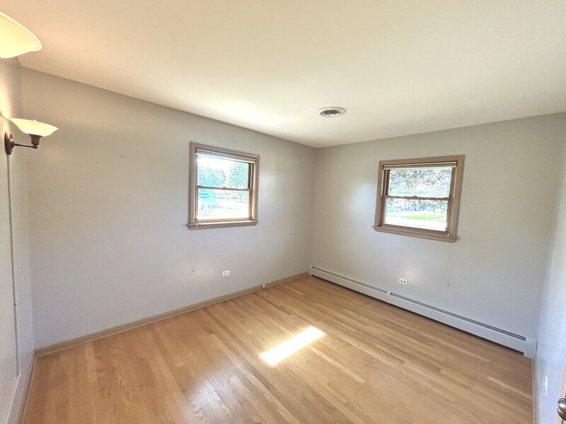 533 Woodview Avenue Elk Grove Village IL 60007