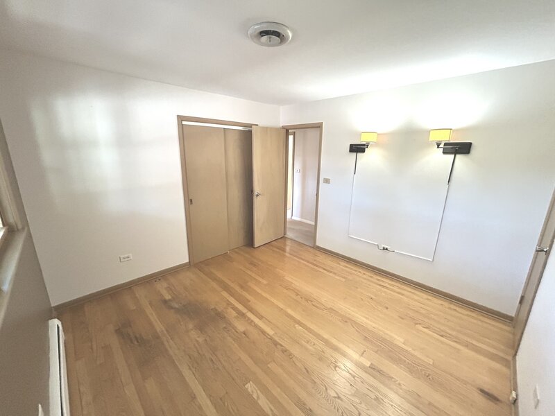 533 Woodview Avenue Elk Grove Village IL 60007