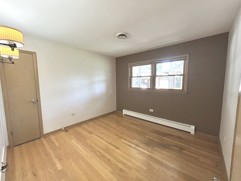 533 Woodview Avenue Elk Grove Village IL 60007