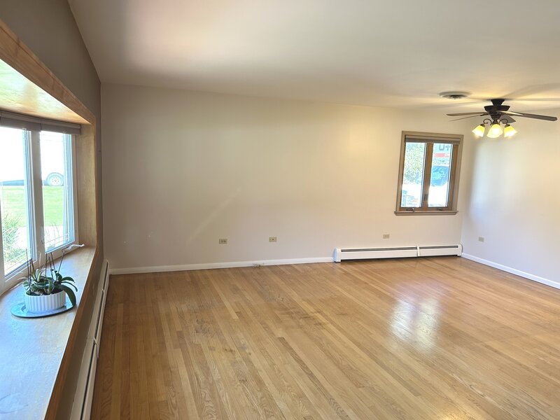 533 Woodview Avenue Elk Grove Village IL 60007