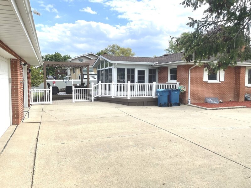 533 Woodview Avenue Elk Grove Village IL 60007
