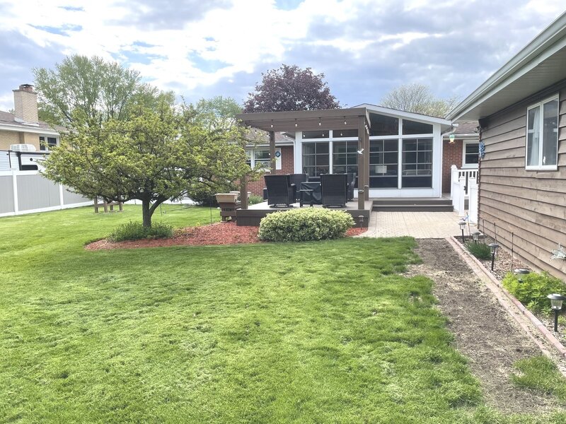 533 Woodview Avenue Elk Grove Village IL 60007