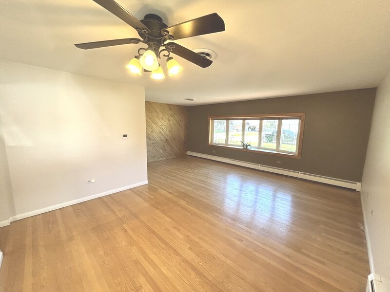 533 Woodview Avenue Elk Grove Village IL 60007