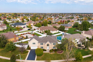 Photo of 8930 Golden Pheasant Drive Tinley Park IL 60487