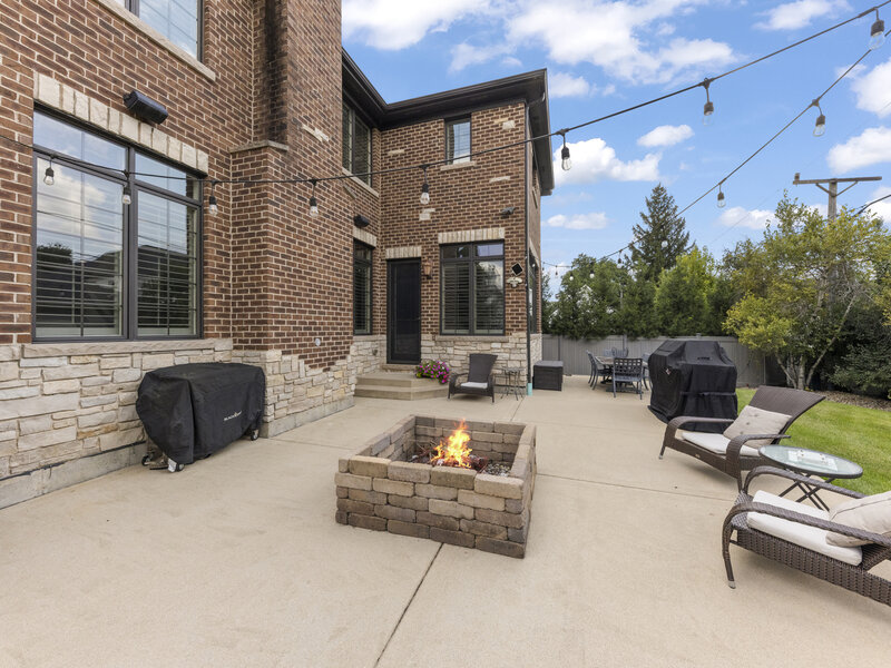 253 E Wilson Street Elmhurst IL 60126