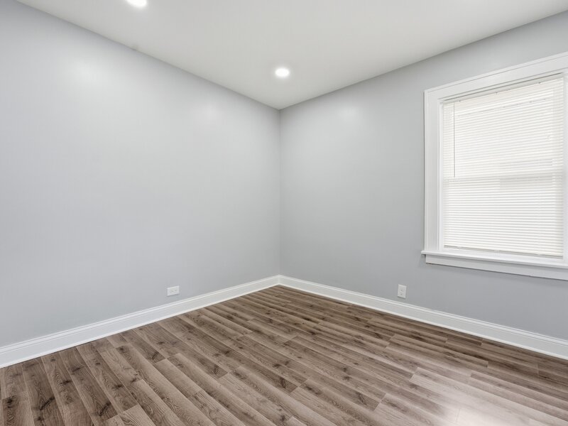 10607 S May Street Chicago IL 60643