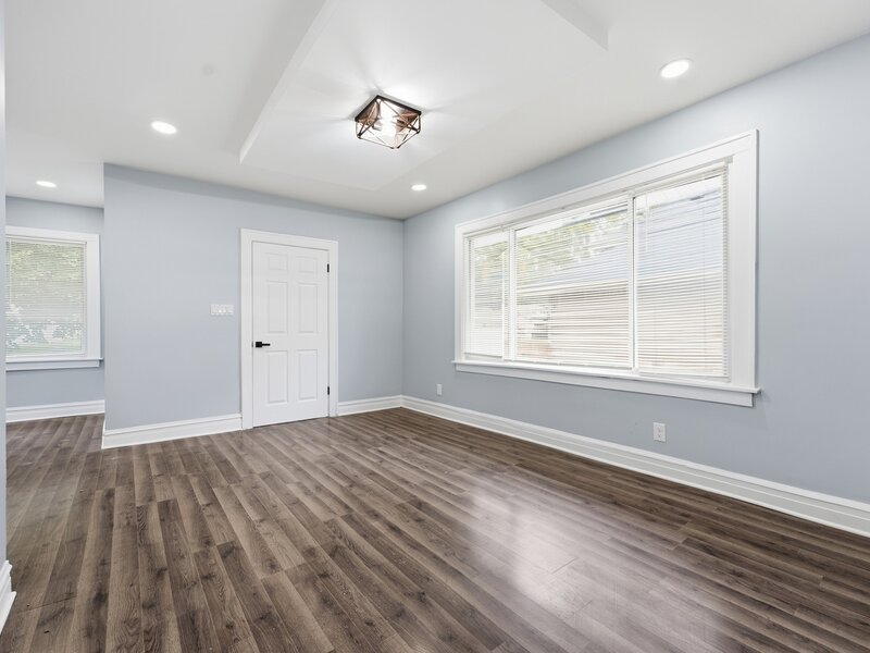 10607 S May Street Chicago IL 60643