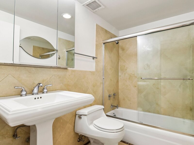 175 E Delaware Place Chicago IL 60611