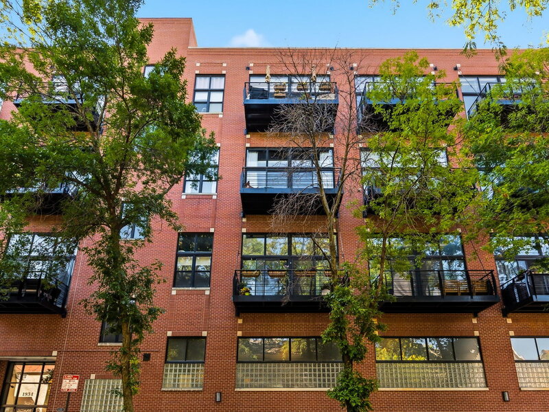 1934 N Washtenaw Avenue Chicago IL 60647