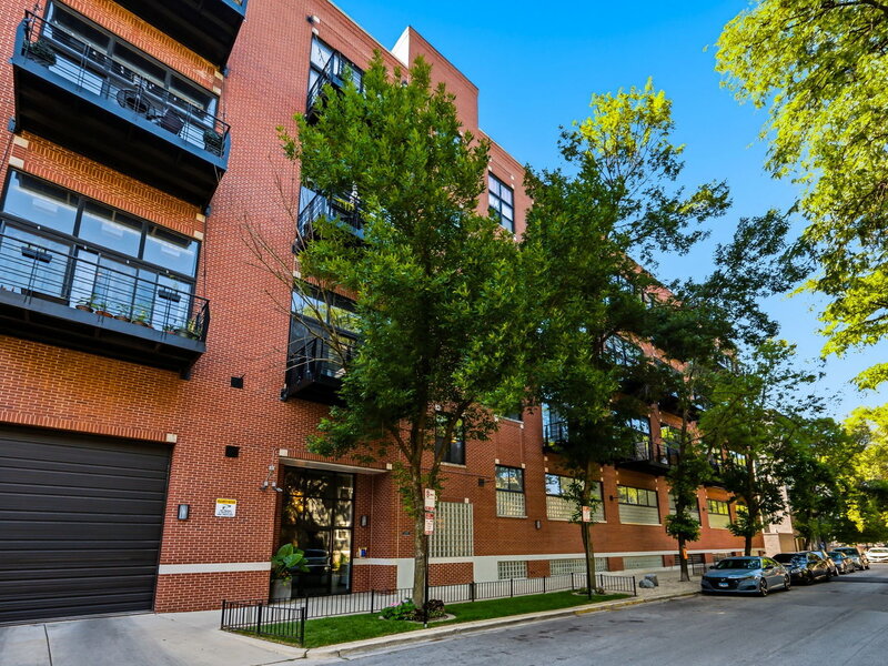 1934 N Washtenaw Avenue Chicago IL 60647