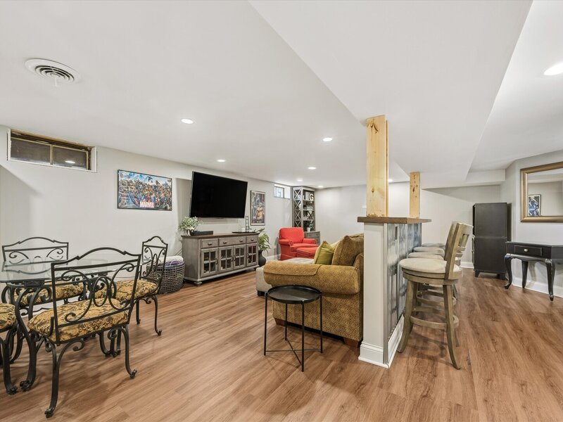 1525 W Wiesbrook Road Wheaton IL 60189