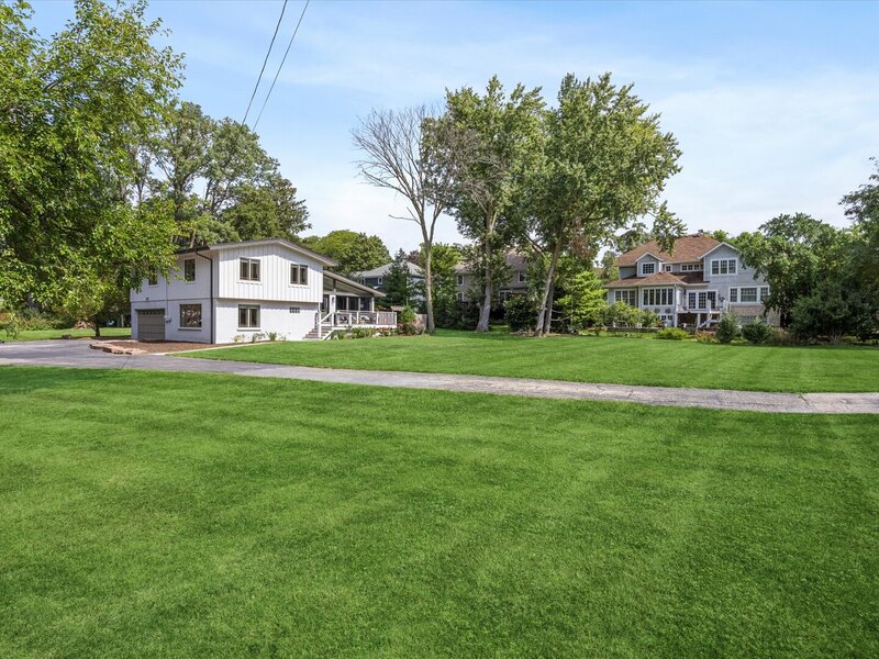 1525 W Wiesbrook Road Wheaton IL 60189