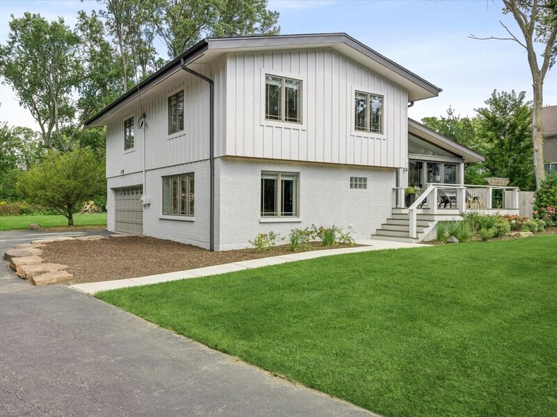1525 W Wiesbrook Road Wheaton IL 60189