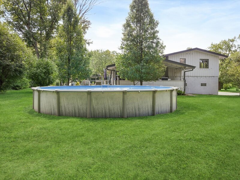 1525 W Wiesbrook Road Wheaton IL 60189