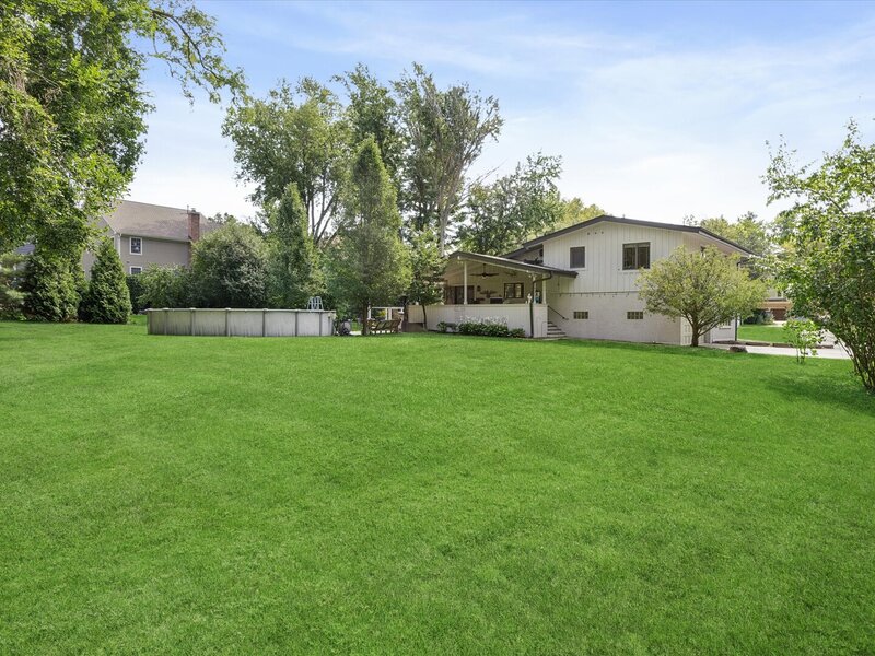 1525 W Wiesbrook Road Wheaton IL 60189